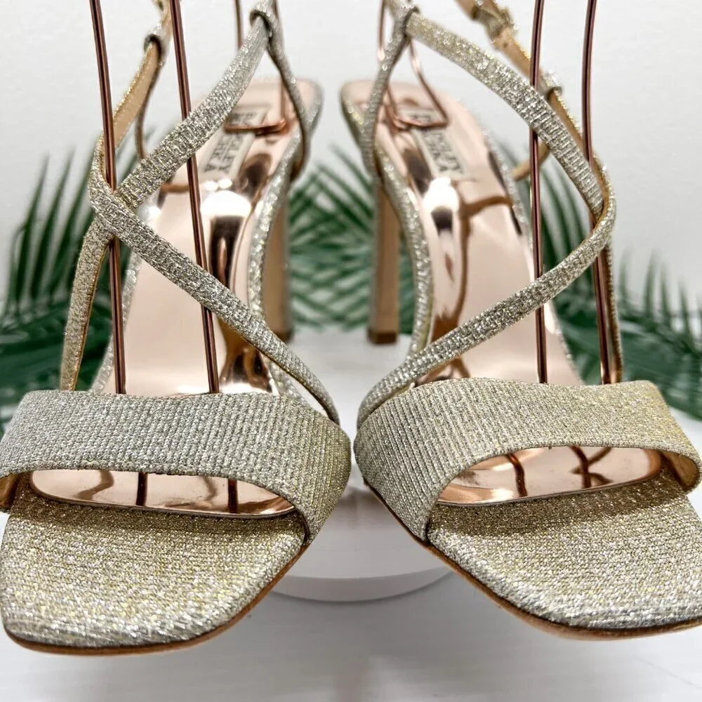 Badgley Mischka Ebiza Glitter Cross Strap Sandal Size 6 Silver Squared Open Toe